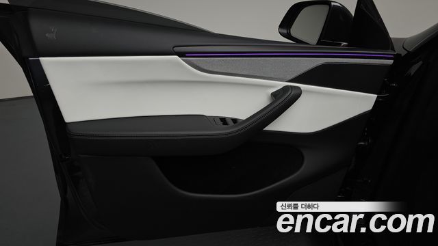Tesla Model Y 2025 — photo 14
