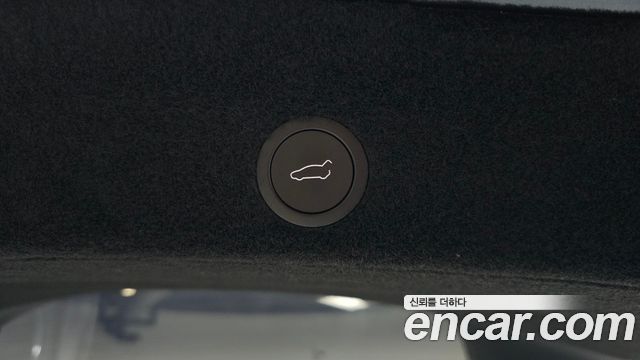 Tesla Model Y 2025 — photo 34