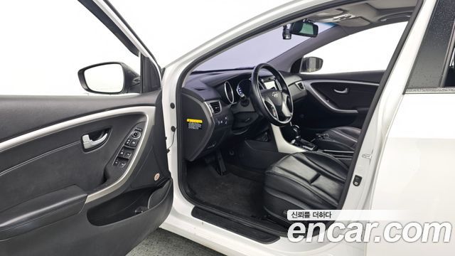 Hyundai i30 2015 — photo 13