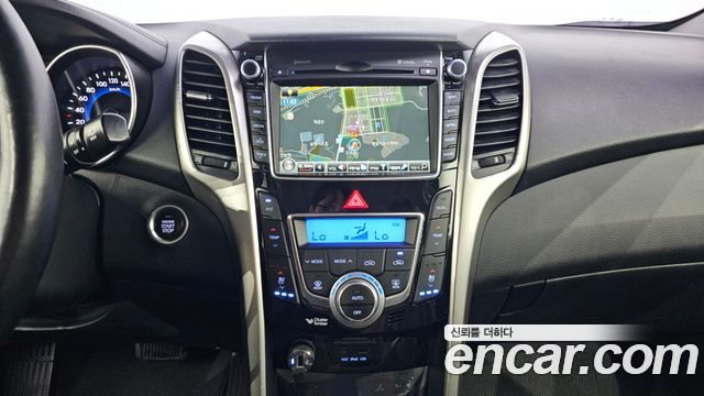 Hyundai i30 2015 — photo 20