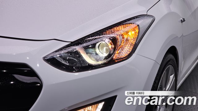 Hyundai i30 2015 — photo 8