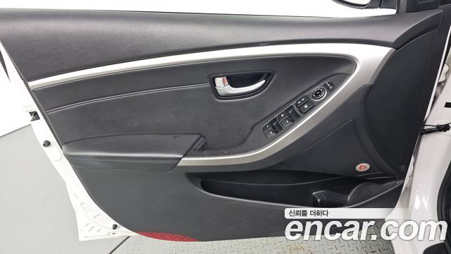 Hyundai i30 2015 — photo 14