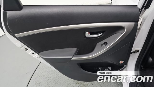 Hyundai i30 2015 — photo 15