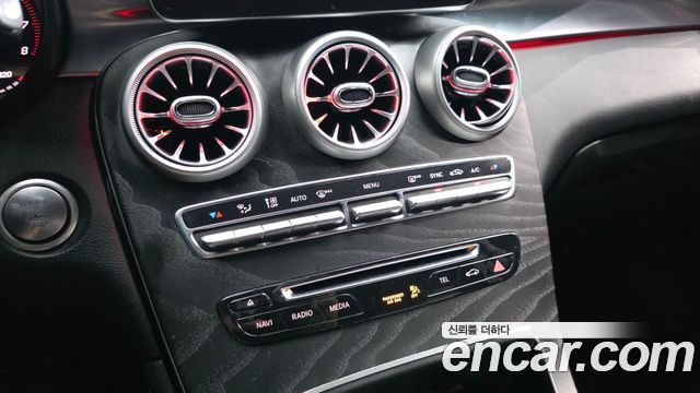 Mercedes-Benz GLC-Class 2019 — photo 16