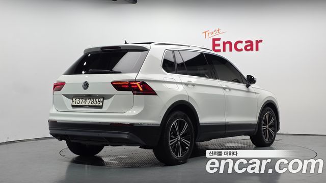 Volkswagen Tiguan 2020 — photo 2