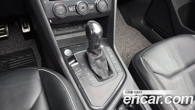 Volkswagen Tiguan 2020 — photo 9