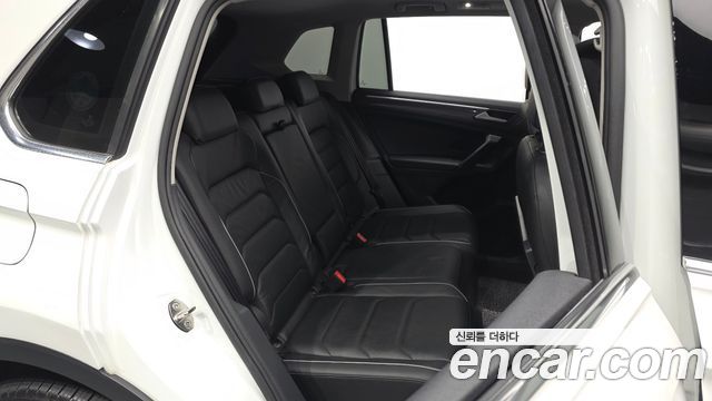 Volkswagen Tiguan 2020 — photo 11