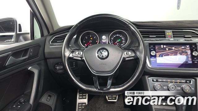 Volkswagen Tiguan 2020 — photo 12