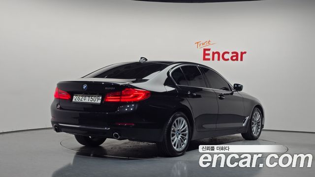 BMW 5-Series 2019 — photo 2