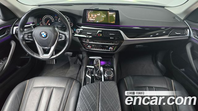 BMW 5-Series 2019 — photo 10