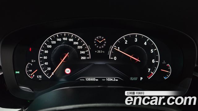 BMW 5-Series 2019 — photo 11