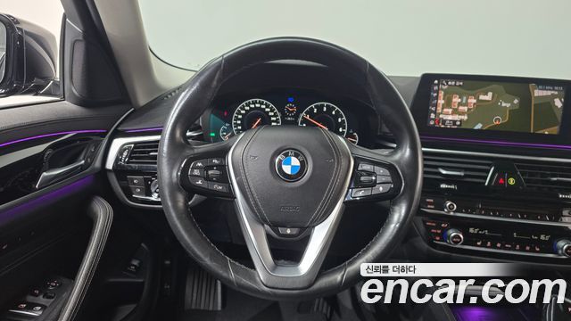 BMW 5-Series 2019 — photo 18
