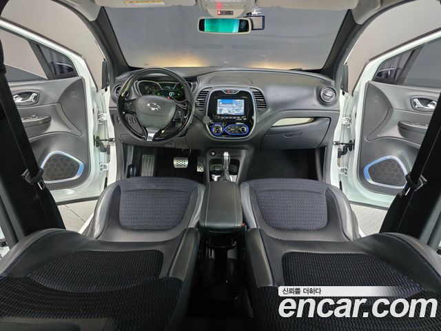 Renault Korea QM3 2017 — photo 13