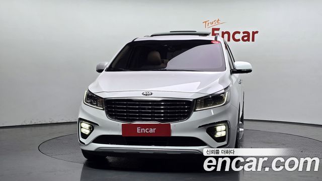 Kia Canival 2020 — photo 3