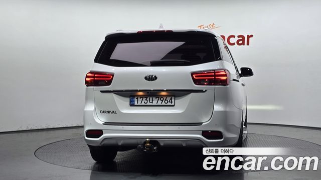 Kia Canival 2020 — photo 4