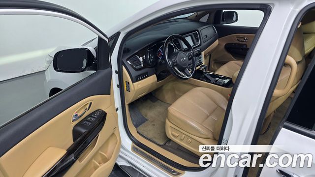 Kia Canival 2020 — photo 11