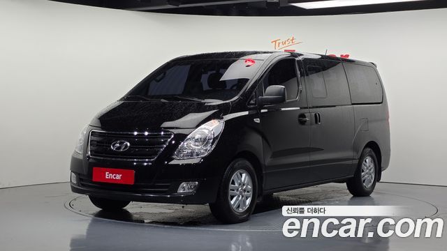 Hyundai Starex 2017 — photo 1