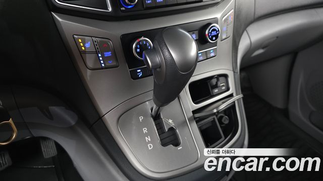 Hyundai Starex 2017 — photo 9