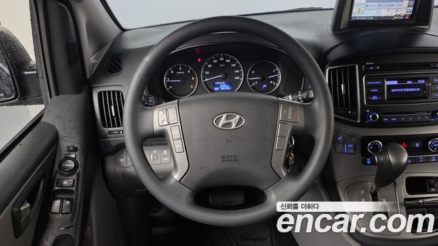 Hyundai Starex 2017 — photo 14