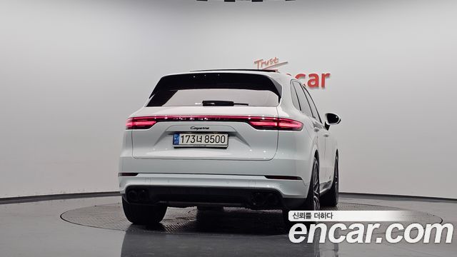 Porsche Cayenne 2021 — photo 4