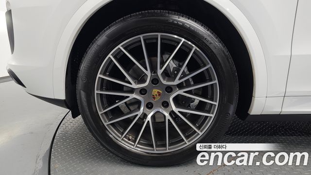 Porsche Cayenne 2021 — photo 5