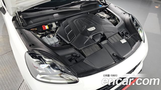 Porsche Cayenne 2021 — photo 6