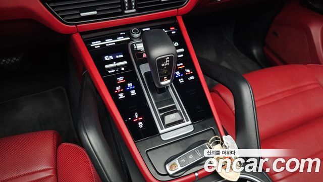 Porsche Cayenne 2021 — photo 12
