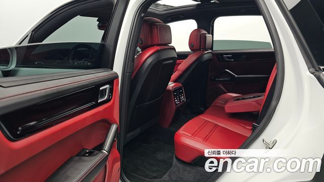 Porsche Cayenne 2021 — photo 18