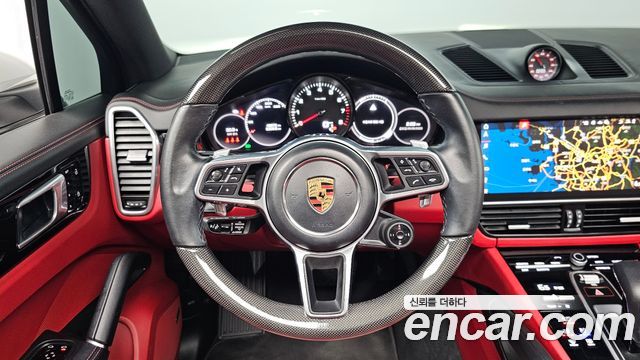 Porsche Cayenne 2021 — photo 19