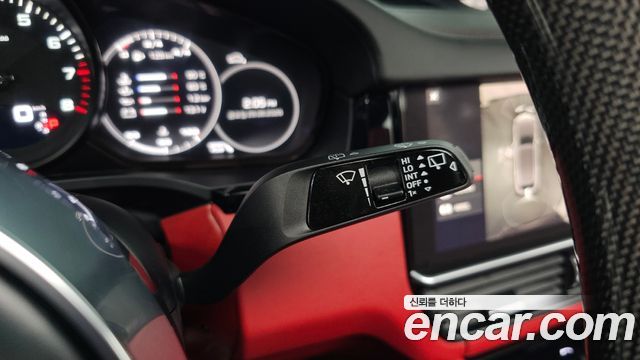 Porsche Cayenne 2021 — photo 22