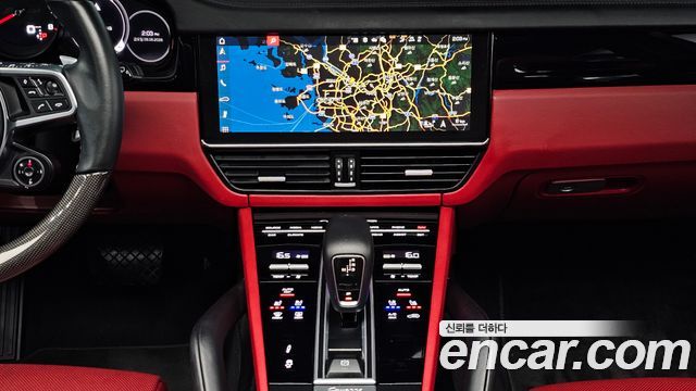 Porsche Cayenne 2021 — photo 23