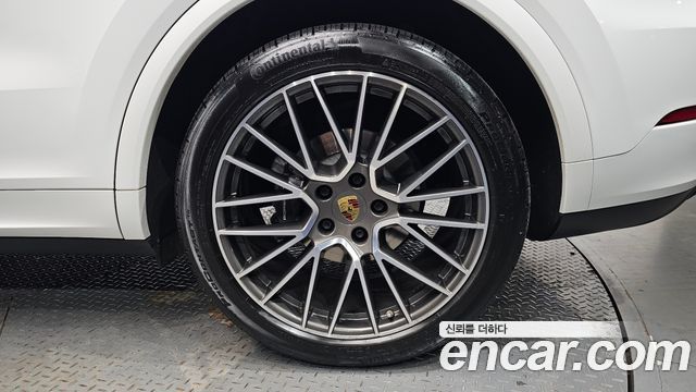 Porsche Cayenne 2021 — photo 7