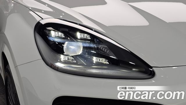 Porsche Cayenne 2021 — photo 8
