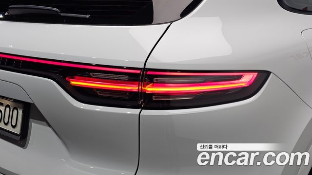 Porsche Cayenne 2021 — photo 9