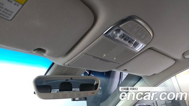 Genesis G90 2019 — photo 18