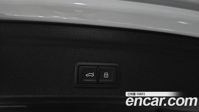 Audi Q3 2023 — photo 22