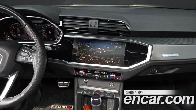 Audi Q3 2023 — photo 24