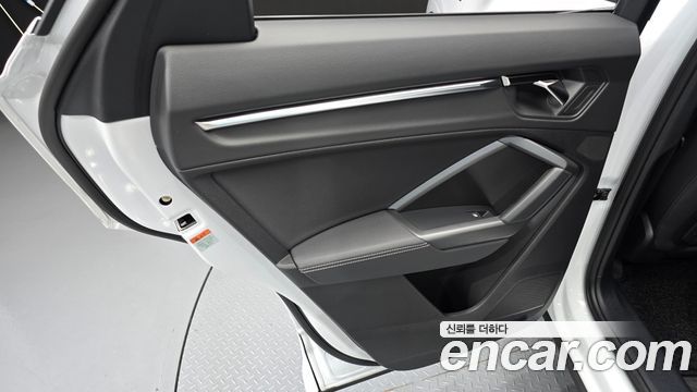 Audi Q3 2023 — photo 15