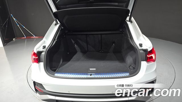 Audi Q3 2023 — photo 30