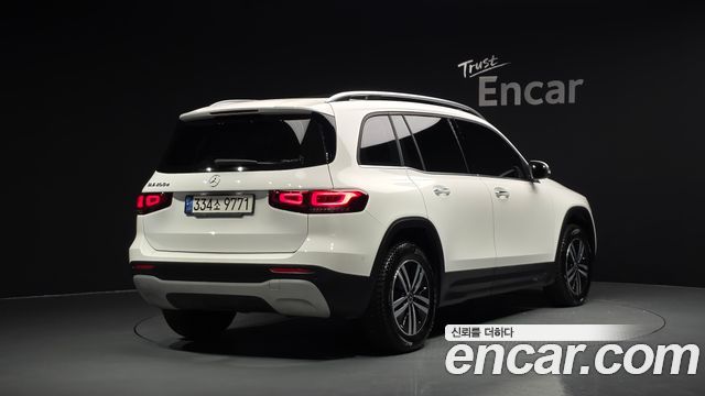 Mercedes-Benz GLB-Class 2021 — photo 2