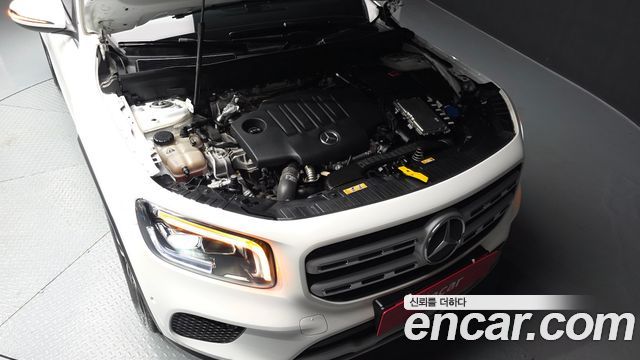 Mercedes-Benz GLB-Class 2021 — photo 6