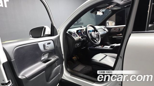 Mercedes-Benz GLB-Class 2021 — photo 13