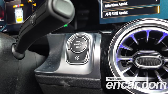 Mercedes-Benz GLB-Class 2021 — photo 34