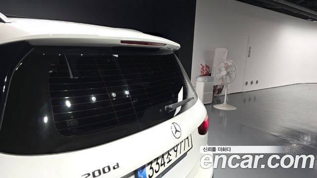 Mercedes-Benz GLB-Class 2021 — photo 39