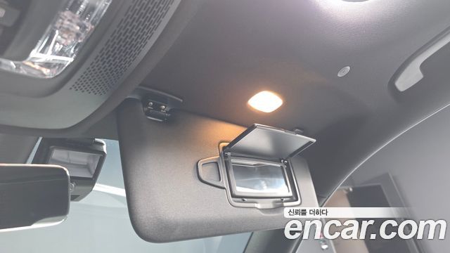 Mercedes-Benz GLB-Class 2021 — photo 40