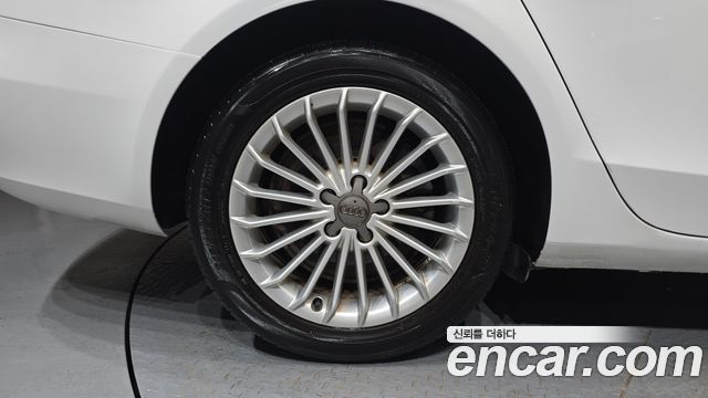 Audi A4 2013 — photo 5