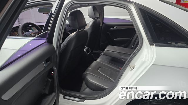 Audi A4 2013 — photo 11