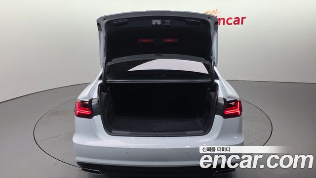 Audi A6 2018 — photo 24