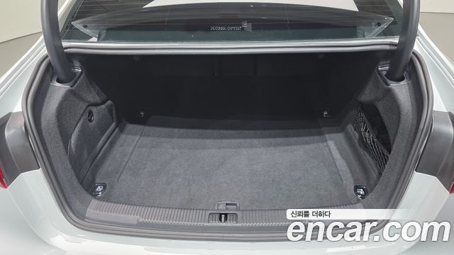 Audi A6 2018 — photo 28