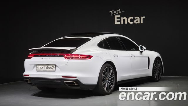 Porsche Panamera 2020 — photo 2